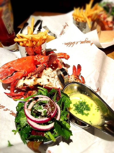 Burger & Lobster