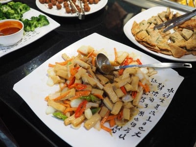 อาหาร หรือ เครื่องดื่ม