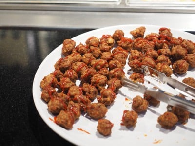 อาหาร หรือ เครื่องดื่ม