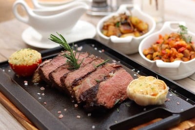 Love Me Tender le bistro TTN Avenue (Sathorn-Nanglinchi)