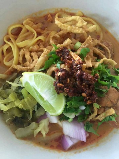 ข้าวซอยไก่