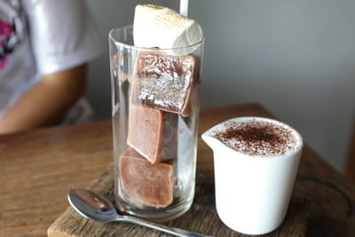 เมนูของร้าน Floating Space Cafe