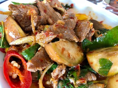 เนื้อสดชิ้นใหญ่