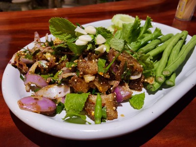 ลาบหมูกรอบ