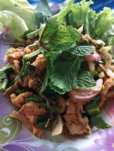 หมูน้ำตก