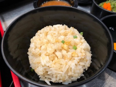 ข้าวผัดกากหมูกับเกลือสมุทร