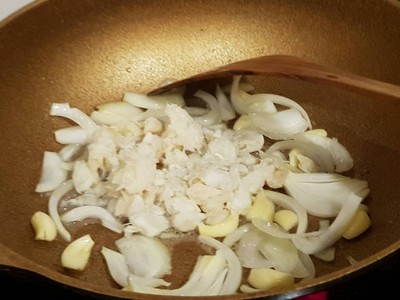 วิธีทำ ปูผัดผงกะหรี่ 🦀