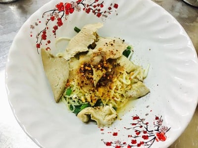 ก๋วยเตี๋ยวเครื่องในหมูใบตำลึง (เจ้าแรกบางขุนนนท์) (KHRUEANGNAI MU BAI TAMLUENG NOODLE (CHAO RAEK BANG KHUN NON)) ก๋วยเตี๋ยวเครื่องในหมูใบตำลึง (เจ้าแรกบางขุนนนท์) (KHRUEANGNAI MU BAI TAMLUENG NOODLE (CHAO RAEK BANG KHUN NON))
