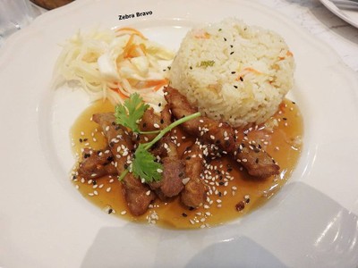 ข้าวผัดกระเทียมหมูทอดเทอริยากิ