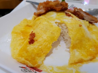 ข้าวไข่ข้นไก่ทอด