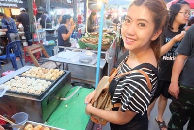 ถนนคนเดินสันกำแพง