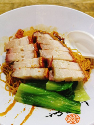 บะหมี่หมูกรอบ
