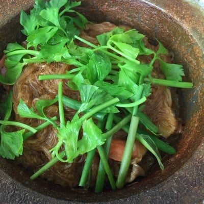 กุ้งอบวุ้นเส้น