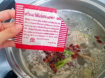 วิธีทำ ก๋วยจั๊บน้ำข้น เครื่องล้นชาม