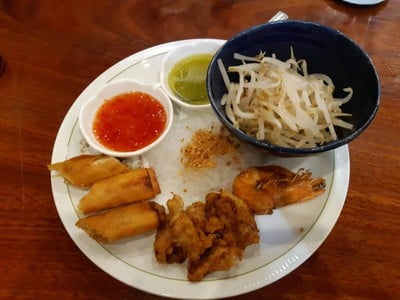 รสชาติธรรมดา ราคา 100 บาท และไม่ตรงกับที่บรรยายในเมนู