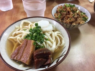 อูด้งเส้นหนึบดีมาก น้ำซุปดี หมูอร่อย