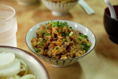 ข้าวผัดหมู มีเห็ดด้วย อร่อยยยยยยย