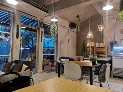 บรรยากาศ The Eighth Room by mata cafe