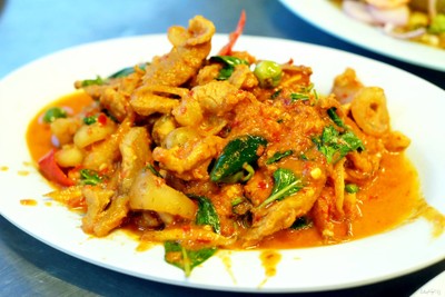 ผัดเผ็ดหมูป่า
