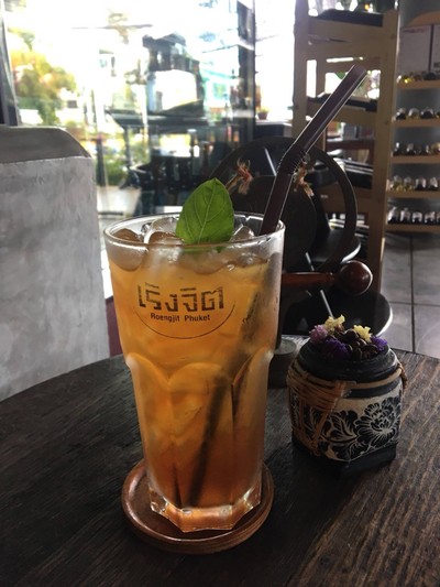 Roengjit Coffee Phuket เริงจิตวงเวียนหอนาฬิกา