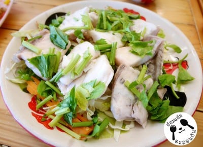 เนื้อปลากระพงลวกจิ้ม