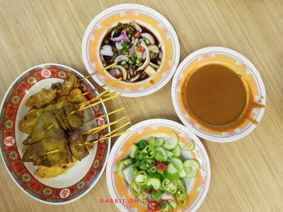 หมูสะเต๊ะกับตับสะเต๊ะ