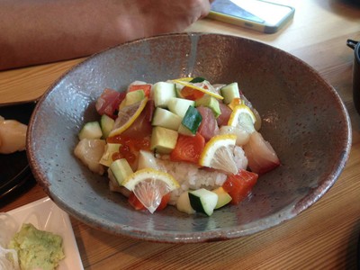 ข้าวหน้าปลาดิบรวมพิเศษ