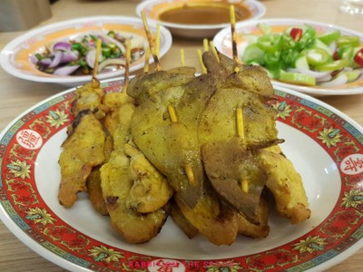 หมูสะเต๊ะกับตับสะเต๊ะ