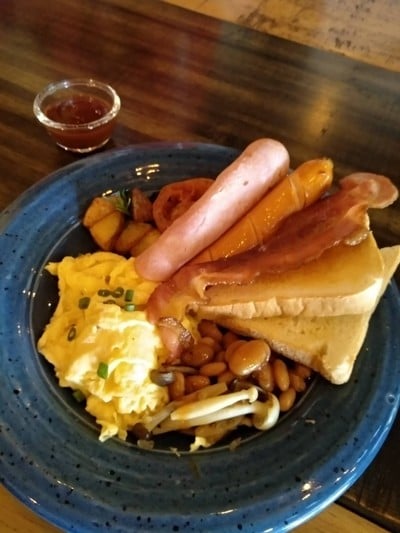 English breakfast .