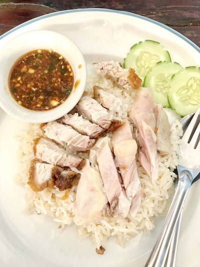 ข้าวมันไก่ หมูกรอบ