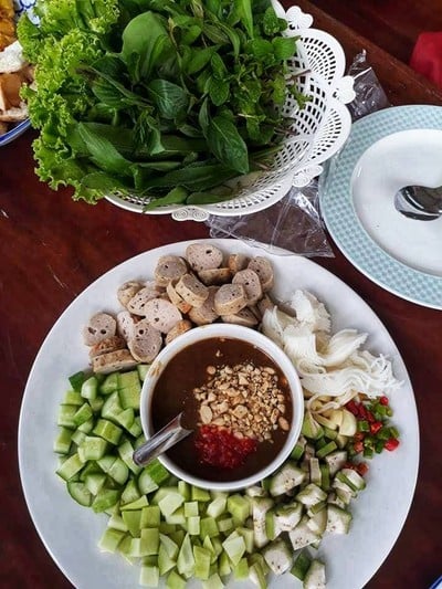 แหนมเนืองคุณจิ๊ก แหนมเนืองคุณจิ๊ก