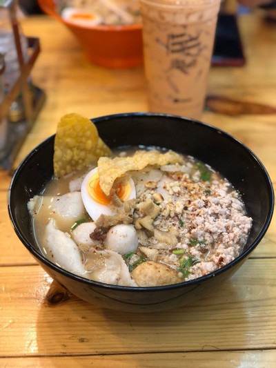 ก๋วยเตี๋ยวต้มยำหมูบะช่อ (สูตรคุณยาย) ก๋วยเตี๋ยวต้มยำหมูบะช่อ (สูตรคุณยาย)