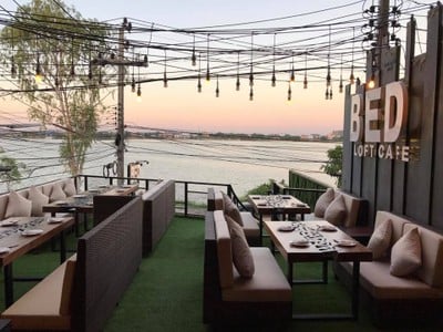 BED LOFT CAFE Nong Khot Lakeside Khonkaen