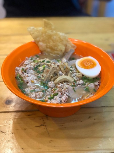 บะหมี่ต้มยำหมูบะช่อ