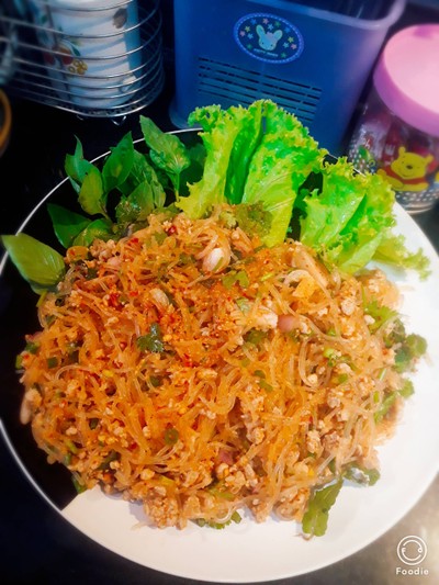ลาบวุ้นเส้น