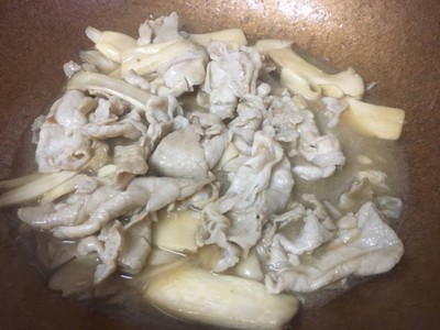 วิธีทำ สันนอกหมูสไลด์ผัดเห็ดออริจิ