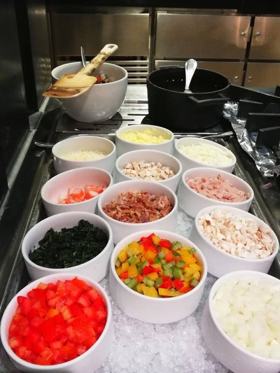 อาหาร หรือ เครื่องดื่ม