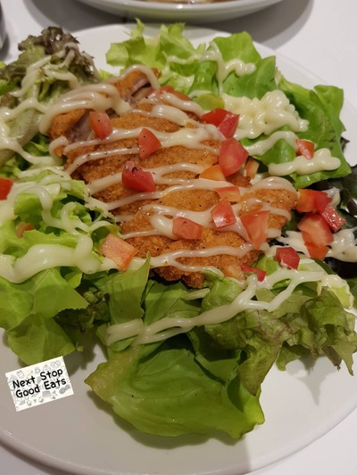 สลัดไก่ทอด