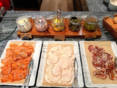 อาหาร หรือ เครื่องดื่ม