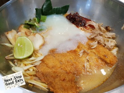 บะหมี่ต้มยำไก่ทอด