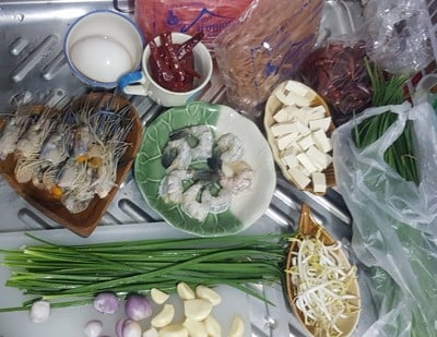 วิธีทำ ผัดไทยกุ้งสด หัวกุ้งทอดกรอบ วิธีทำ ผัดไทยกุ้งสด หัวกุ้งทอดกรอบ