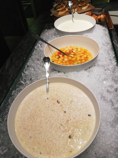 อาหาร หรือ เครื่องดื่ม