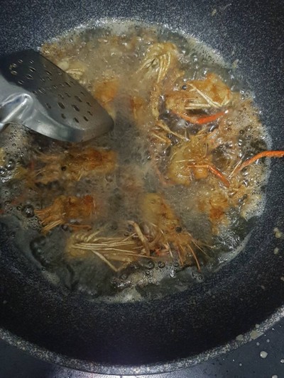 วิธีทำ ผัดไทยกุ้งสด หัวกุ้งทอดกรอบ วิธีทำ ผัดไทยกุ้งสด หัวกุ้งทอดกรอบ