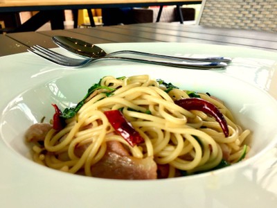 สปาเกตตี้เบคอนผัดพริกแห้ง