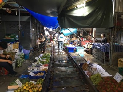 บรรยากาศ ตลาดร่มหุบ