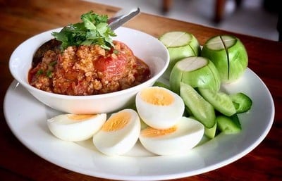 น้ำพริกอ่อง Zeez