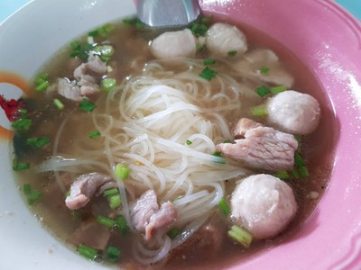 ก๋วยเตี๋ยวเนื้อ
