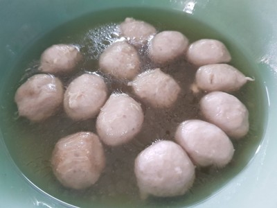 ลูกชิ้นเนื้อ เอ็น