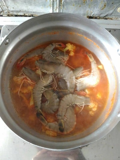 วิธีทำ แกงส้มกุ้งดอกกะหล่ำ