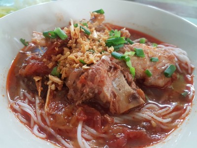 ขนมจีนน้ำเงี้ยว